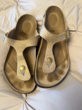 Birkenstock Gold Metallic Textured Thong Sandals